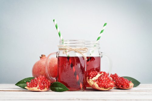 Granatapfelsaft-glas