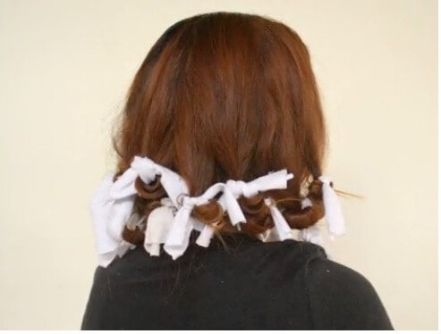 Definierte Locken dank T-Shirt
