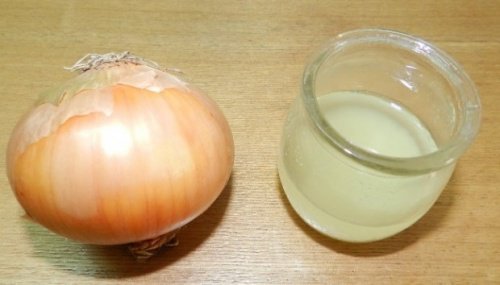 Zwiebel und Zitronensaft