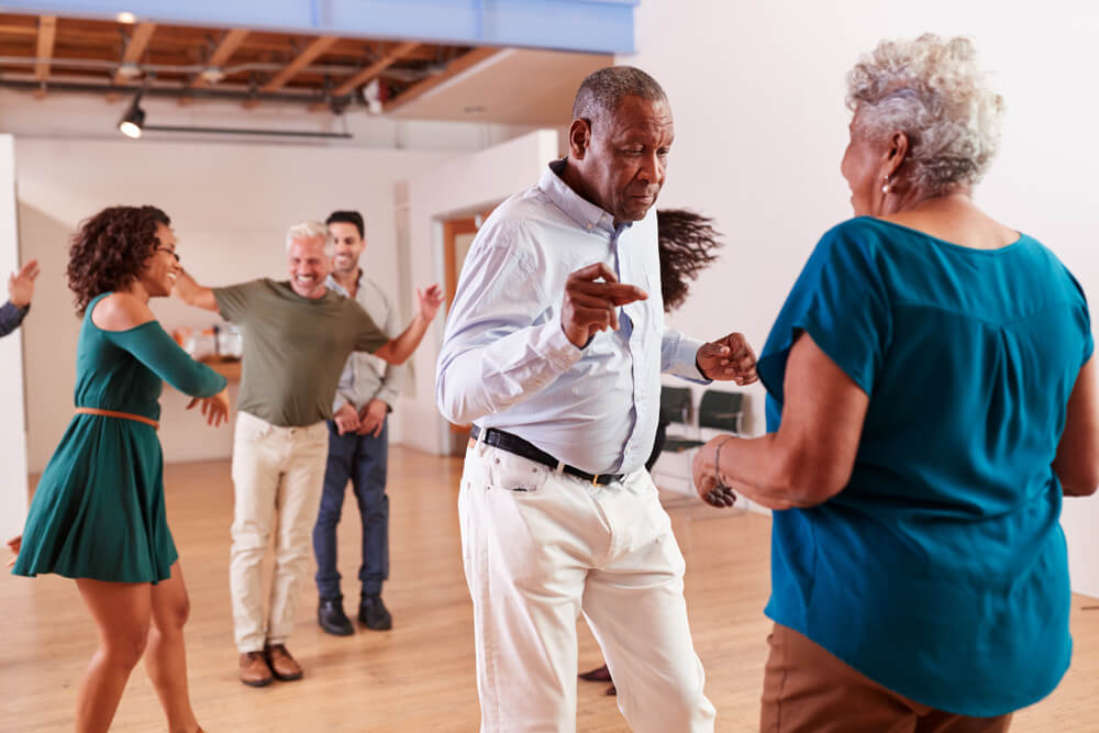 Unterhaltsamer Tanz zum Abnehmen Zumba Musik