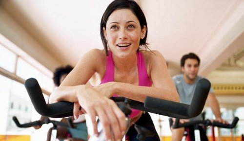 Wenn du Sport machst, solltest du immer eine Banane zur Hand haben!