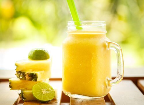 Ananas im Drink