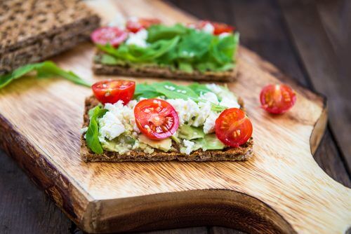 Cracker mit Gemüse