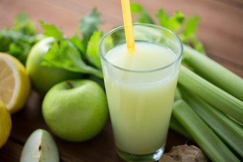 Entgifte dich mit einem reinigenden Drink