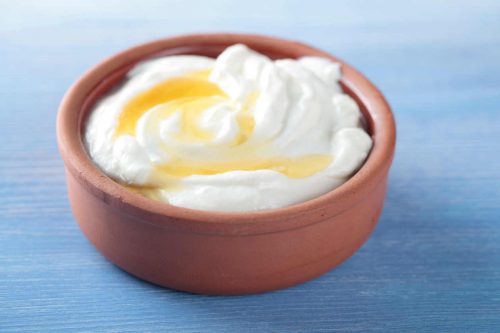 Joghurt und Honig für weiche Fersen
