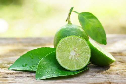 Limette gegen entzündetes Zahnfleisch