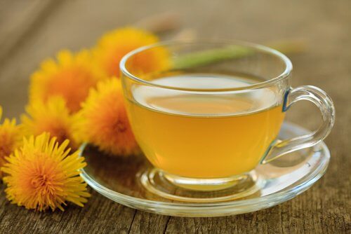 Kräutertees gegen Cellulite: Löwenzahntee