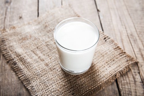 Milch für Maske aus Gelatine und Milch