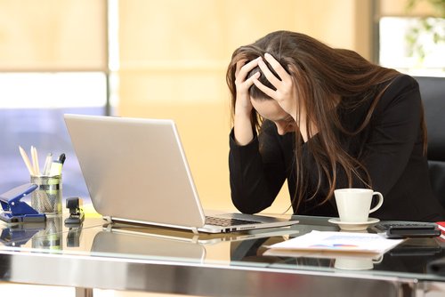 Frau benötigt Tipps gegen Stress