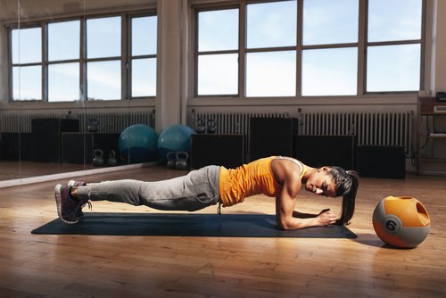 Plank: bessere Haltung und Gewichtsreduktion