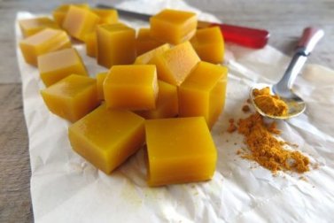 Gelatine mit Honig und Kurkuma: perfekt gegen Entzündungen