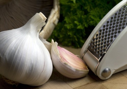img-custom Knoblauch um den Blutdruck zu senden