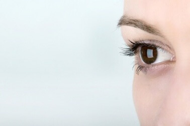 Auge einer Frau