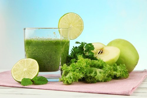 Grüner Smoothie zum Frühstück