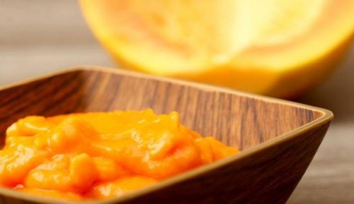 Papaya und Kurkuma zur Entfernung der Haare