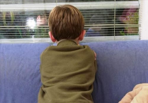 Zu den Eigenschaften eines Kinderschänders gehört, dass sie das Verhalten der Kinder beeinflussen.
