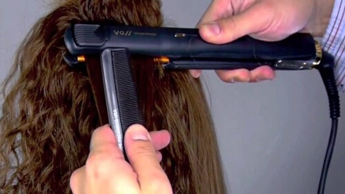 Das Haar vor Glättungsschäden schützen: 3 Tipps Das Haar vor Glättungsschäden schützen: 3 Tipps
