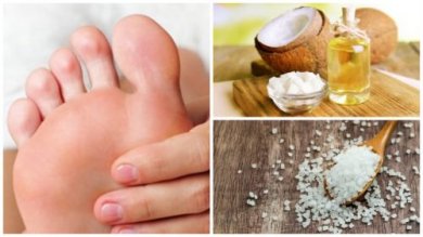 Peeling aus Kokosöl und Salz gegen Hornhaut an den Füßen