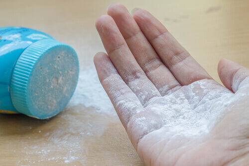Krebs durch Talkumpuder: Warum steht dieses Produkt unter Verdacht?