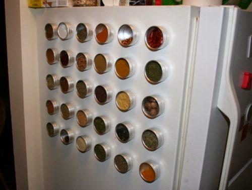 Dosen mit Magnet für mehr Ordnung zu Hause