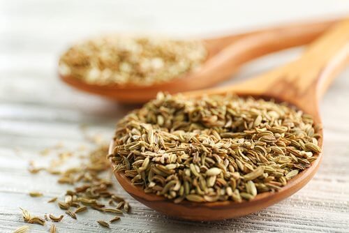 Tees gegen Verdauungsbeschwerden: Kümmel