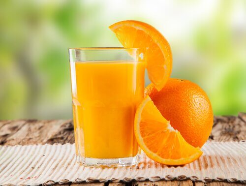 natürliche Darmreinigung mit Orangensaft