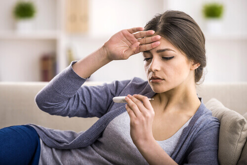 Fieber eines der Symptome einer Blinddarmentzündung