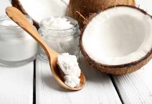 natürliche Wimpernpflege mit Kokosöl