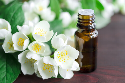 Pflanzliches Glycerin gegen weißen Zungenbelag