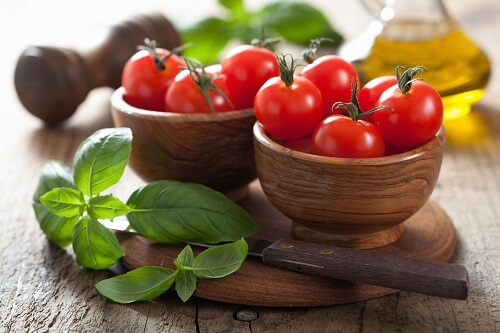 Tomaten essen