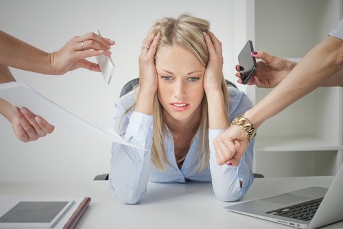 Frau unter Stress braucht besseres Gedächtnis