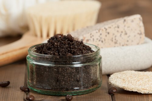 Kaffee zur Gesichtsstraffung: Maske aus Kaffee und Honig
