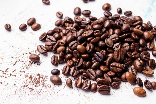 Masken mit Kaffee