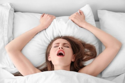 Gedanken führen zum Orgasmus einer Frau