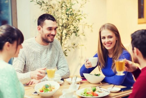 Essen mit Freunden