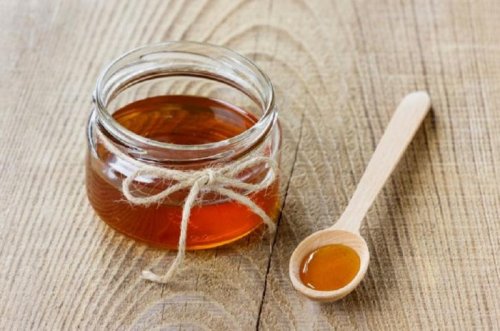 Maske für strahlende, perfekte Haut mit Honig