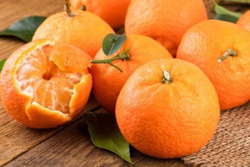 Mandarinen zu essen ist eine gute Gewohnheit