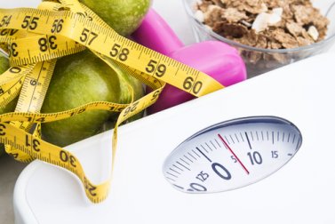 Gewichtszunahme im Alter vermeiden: 6 Tipps
