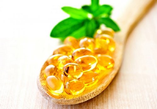 Vitamin E Kapsel bei Wimpernausfall