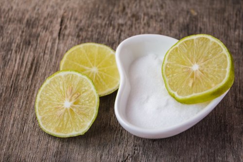 Salz und Zitrone als Heilmittel gegen Zahnfleischentzündungen