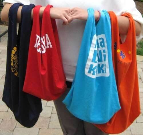 9 tolle Arten alte Baumwollshirts zu recyclen - Einkaufstaschen