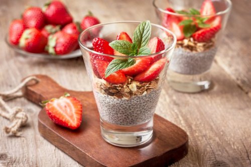 Desserts für Diabetiker: Chia-Mousse mit Erdbeeren und Kiwi