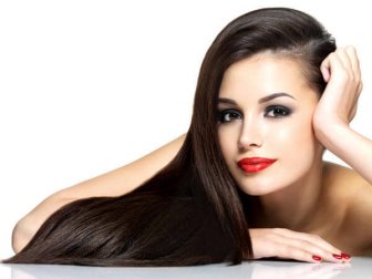 Tricks, um seltener die Haare waschen zu müssen