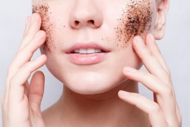 Hautpeeling aus natürlichen Produkten