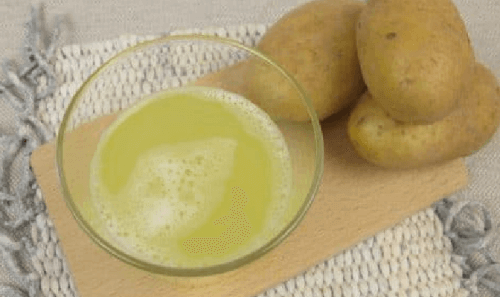 natürliche Heilmittel gegen Gastritis: Kartoffelsaft