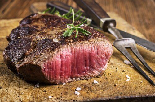 Rotes Fleisch kann Sodbrennen verursachen.