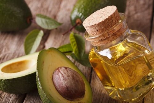 Olivenöl und Avocadokerne gegen Cellulite