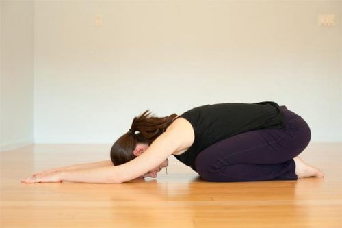 Yoga gegen Menstruationsschmerzen