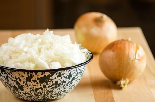 Bronchitis natürlich behandeln mit Zwiebeln