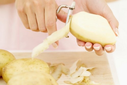Kartoffelscheiben gegen Tränensäcke